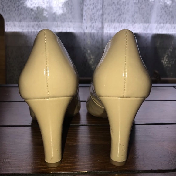 Bandalino Patent Leather Heels - Picture 6 of 7